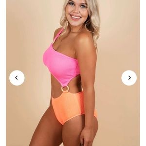 Blushing Brunette Fun Retro One-piece Swimsuit 👙